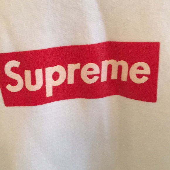 Other - Supreme Gilden White Hoodie . EUC . Read info 😎